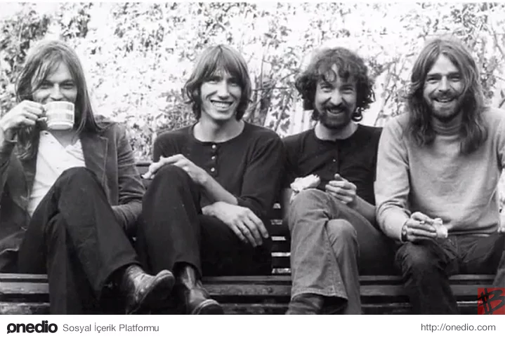 12. Pink Floyd’un ‘Dark Side of The Moon’ albümü 200 müzik listesinde birden 741 hafta boyunca tepedeydi, 14 yıl!