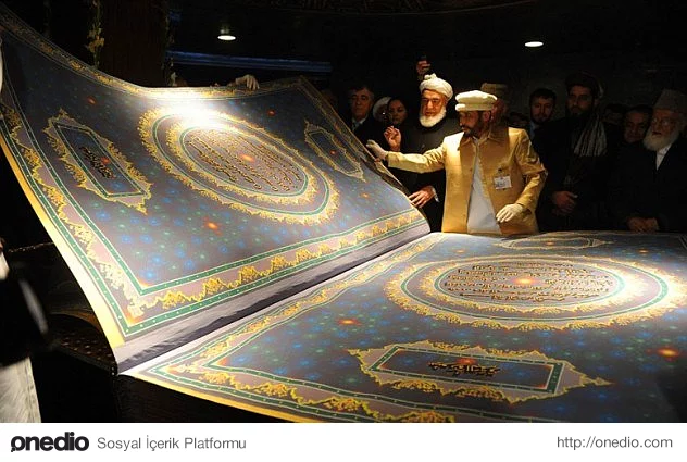 Dünyanın en büyük Kur'an-ı Kerim'i